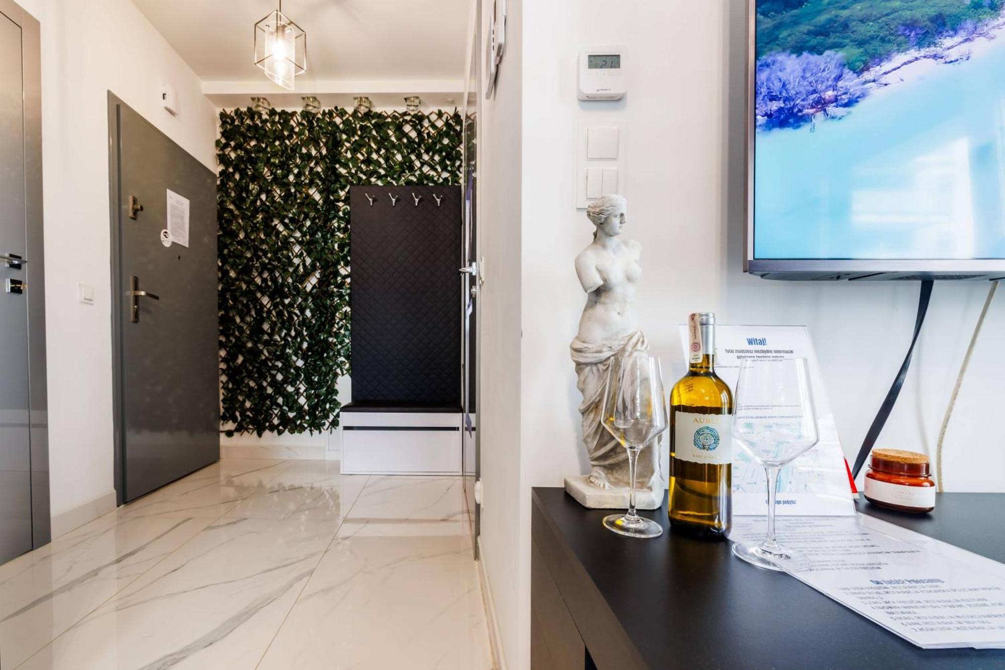 Luxury Apartment With Spa Bath- City Centre, Free Parking Rzeszów Exterior foto